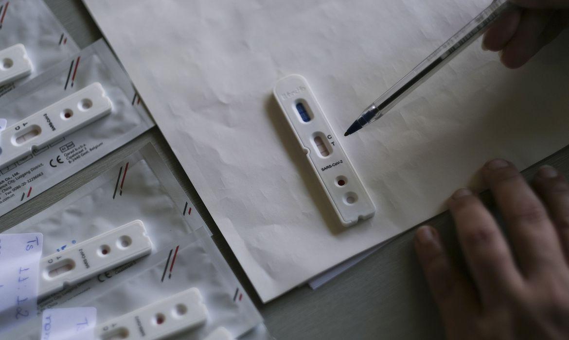 Brasil registra 1.212 óbitos e 52.383 casos nas últimas 24h