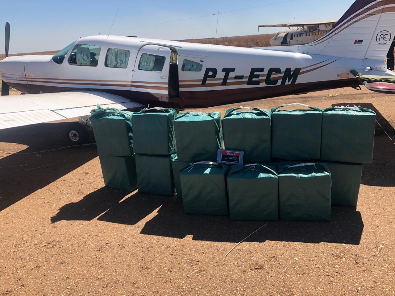 Aeronave com 450 kg de cocaína é interceptado após operação conjunta das forças de segurança (Veja fotos)