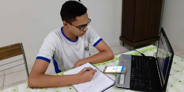 Em e-mail, Seduc joga a responsabilidade dos treinamentos para os professores