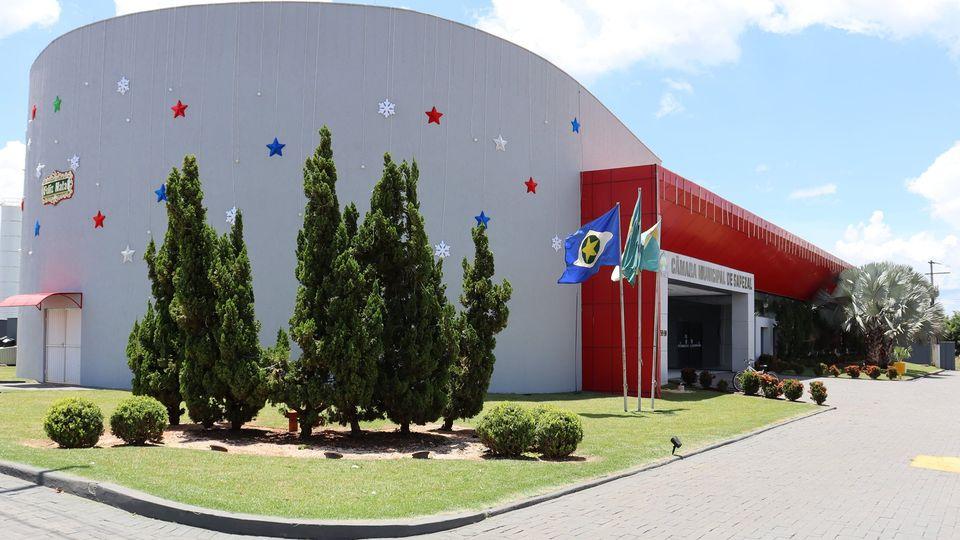 Câmara Municipal recebe nova pintura e aquisição de novos equipamentos