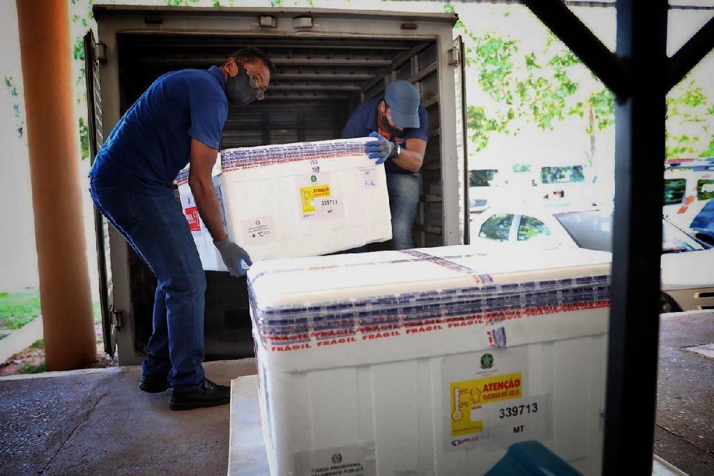 Mato Grosso recebe 11 mil doses da CoronaVac nesta segunda-feira