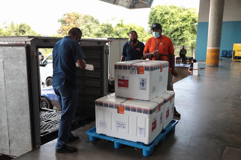 Colegiado define como serão distribuídas 28,8 mil doses da vacina CoronaVac