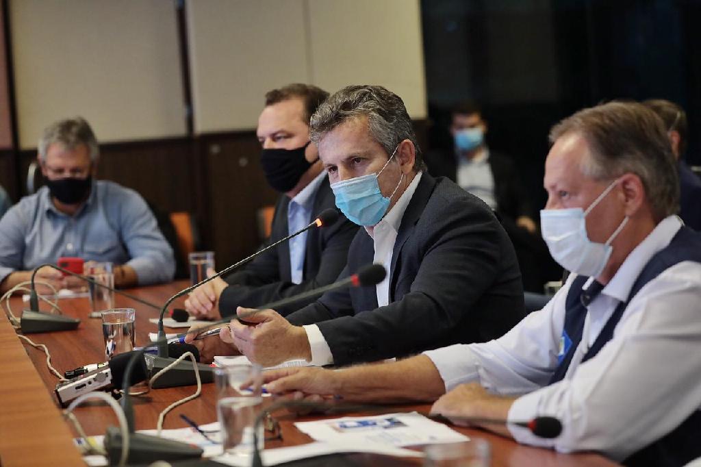 Governador anuncia 160 novas UTIs, 500 leitos clínicos e 500 mil testes