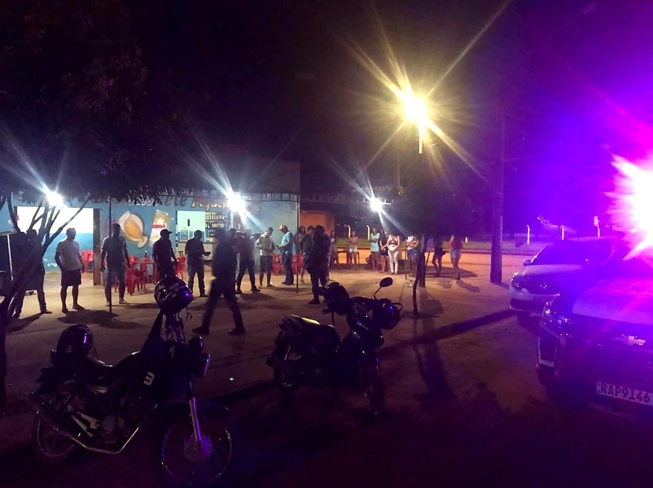 Homem com mandado de prisão em aberto por homicídio é preso em bar de Sapezal