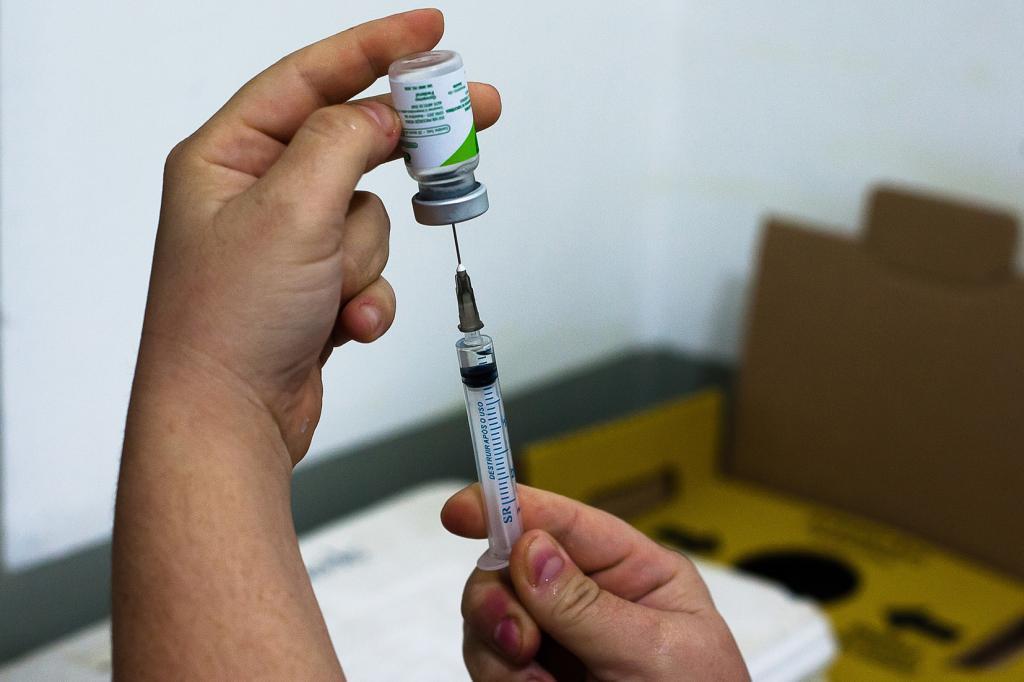 Governo de MT já distribuiu 99,6% das doses recebidas