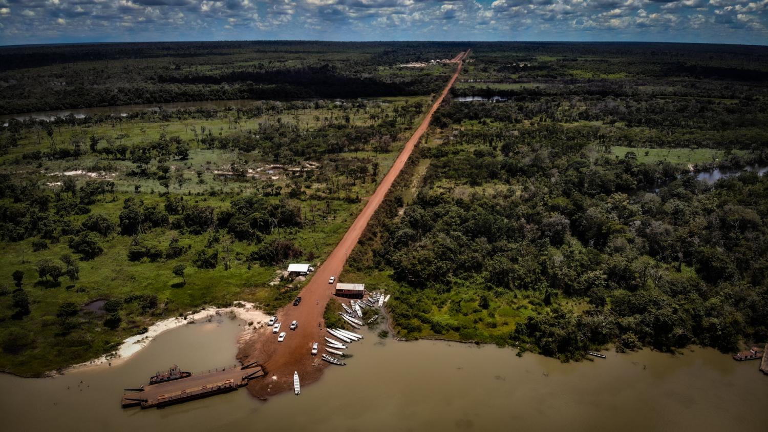 Justiça Federal determina, a pedido do MPF, que União retire balsa e rebocador da travessia do Rio Xingu (MT)