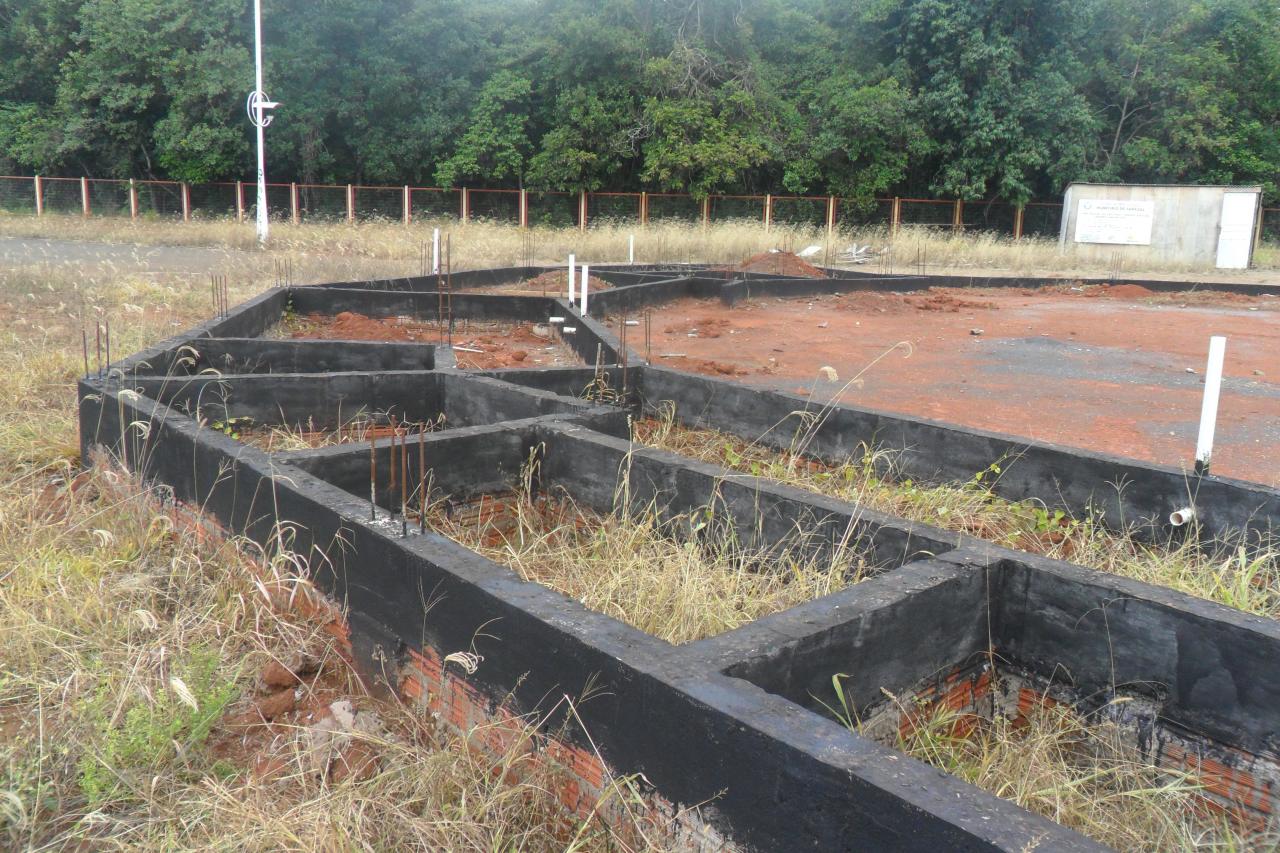 Paralisada a mais de 5 anos, obra do Pavilhão Comunitário do Jardim Ypê continua sem previsão para ficar pronta