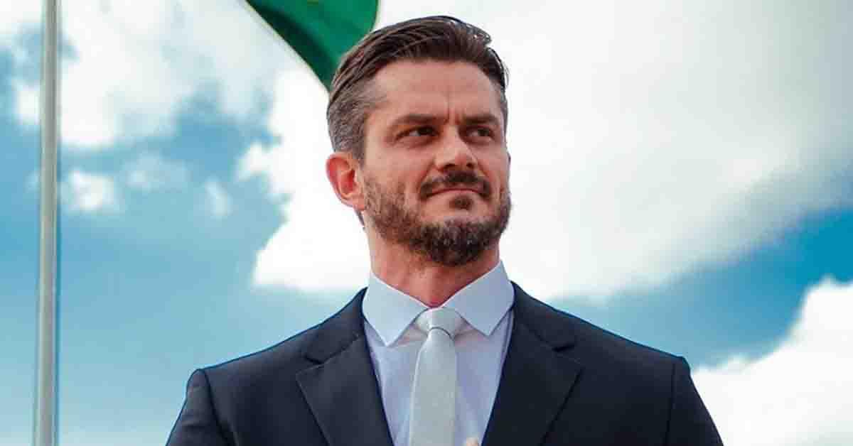 Dr Marcos Harter recebe depoimento emocionante de paciente e faz desabafo