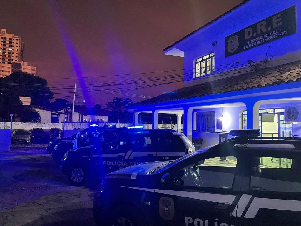 Operação cumpre mandados contra nove lideranças do tráfico de drogas na Capital
