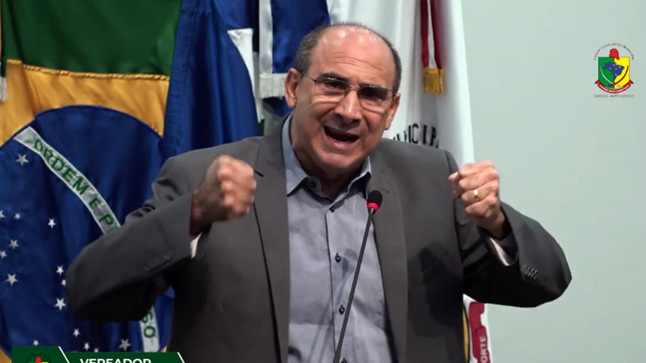 Chapadinha faz críticas ao Executivo Municipal. 