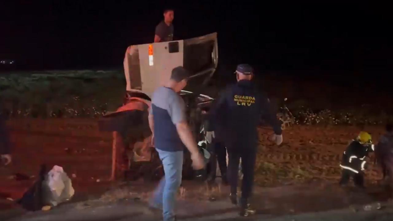 Homem e bebê morrem em acidente na MT-449; 15 pessoas ficaram feridas