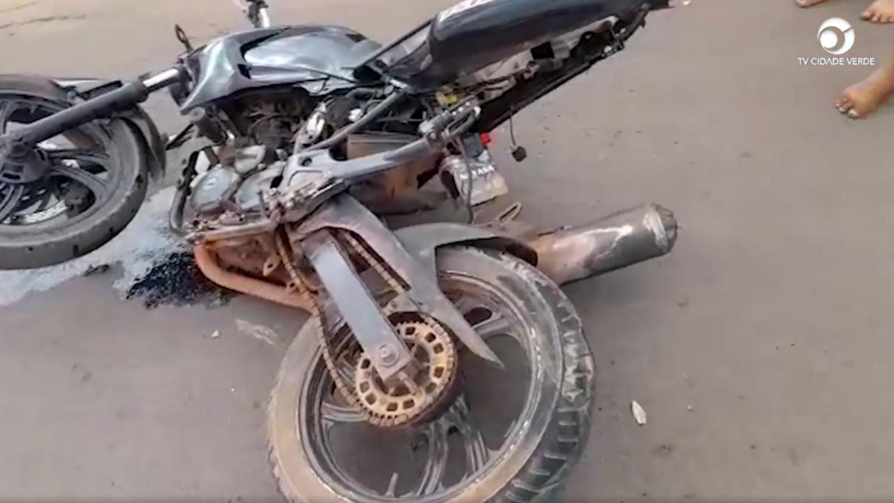 Motociclista fica ferido após invadir preferencial em Sapezal