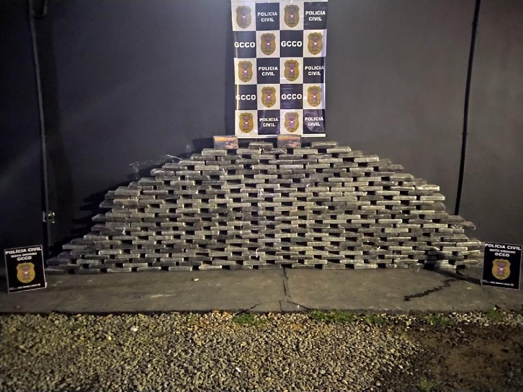 Polícia Civil apreende caminhão com 292 tabletes de cloridrato de cocaína na BR-364