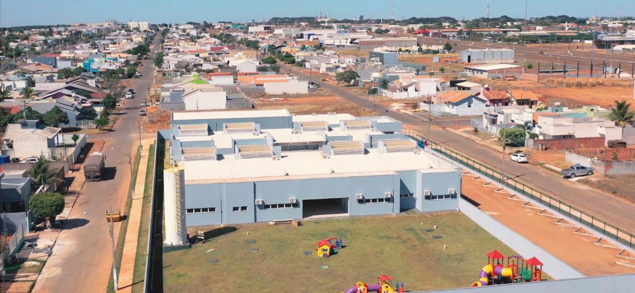 Família Webler entrega obra de 