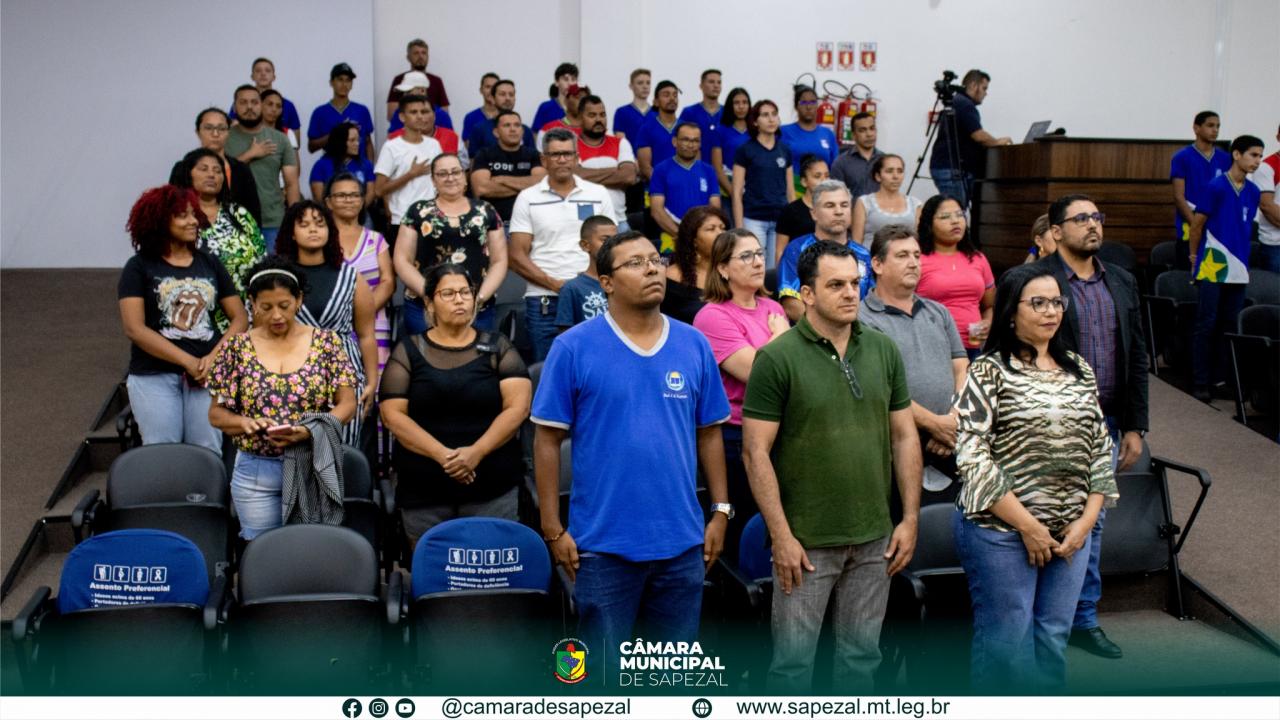 Em sessão lotada, projeto que previa extinção de feriados municipais é rejeitado por unanimidade.