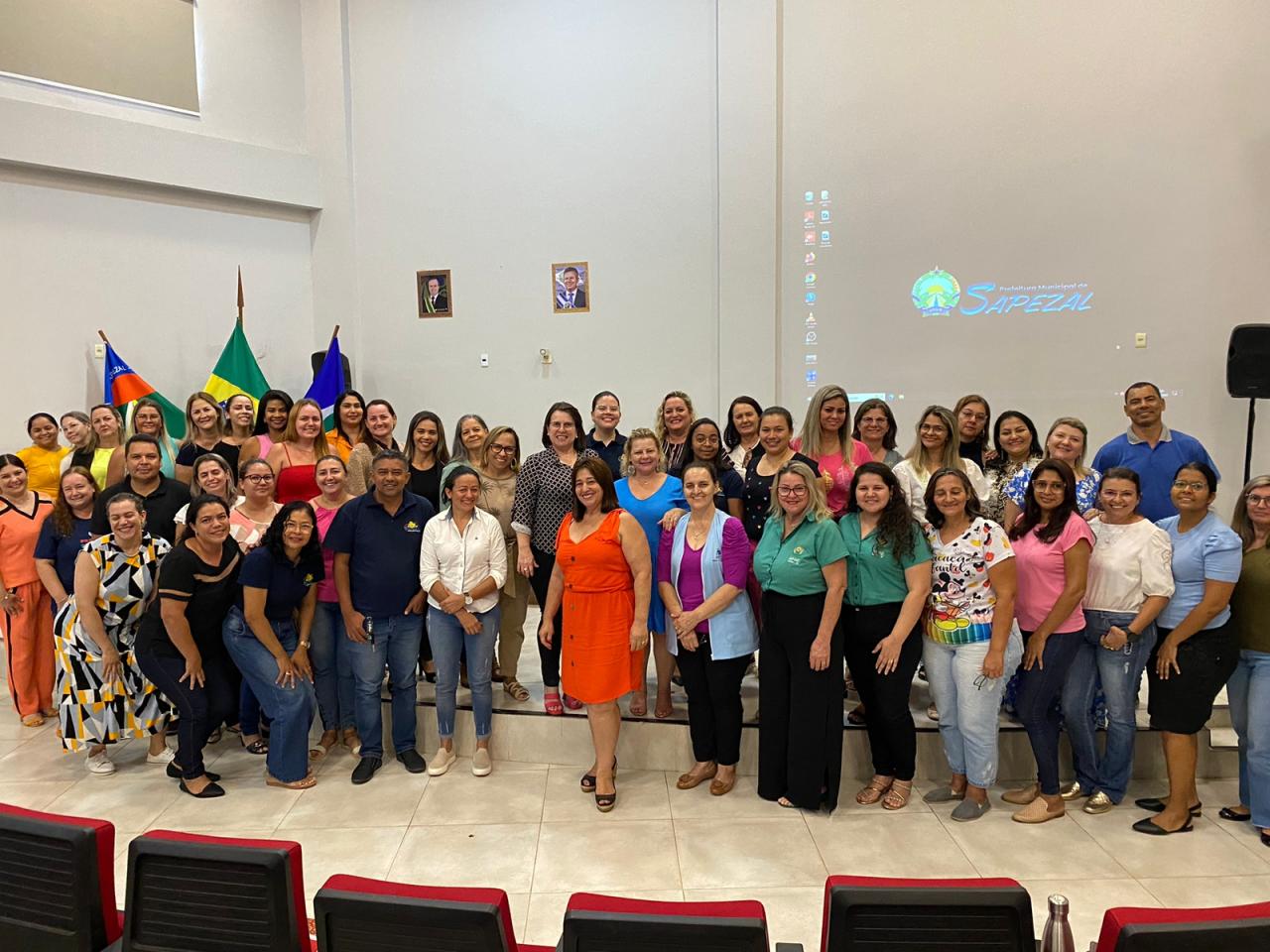 Secretária de Educação de Sapezal faz reunião com diretores e coordenadores de escolas públicas