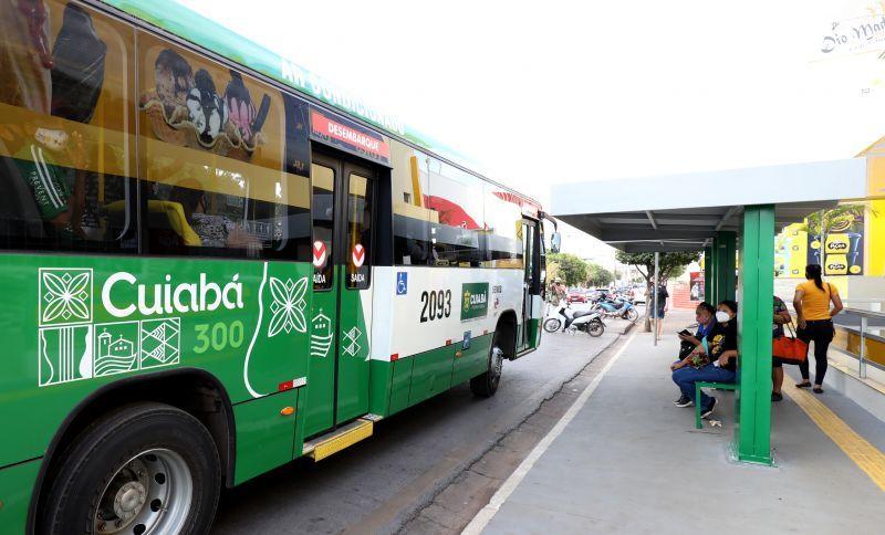Motorista de ônibus esfaqueia colega em Cuiabá