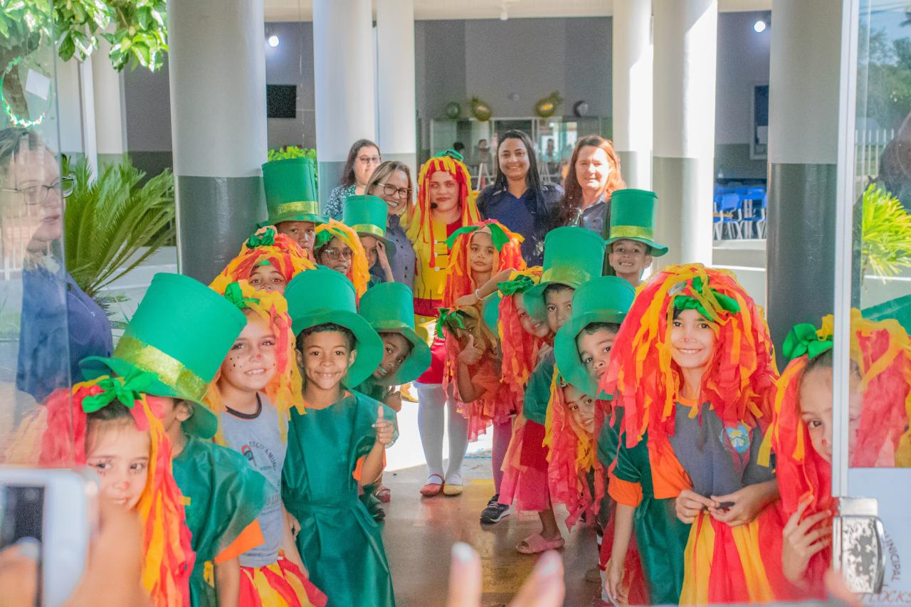 Semana de comemorações na Escola Stephano Locks incentiva a literatura infantil