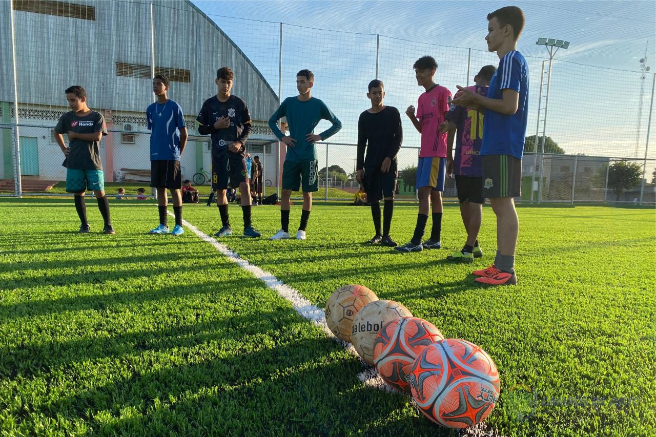 Escolinha de Futebol de Campos de Júlio celebra conclusão das obras do novo campo society