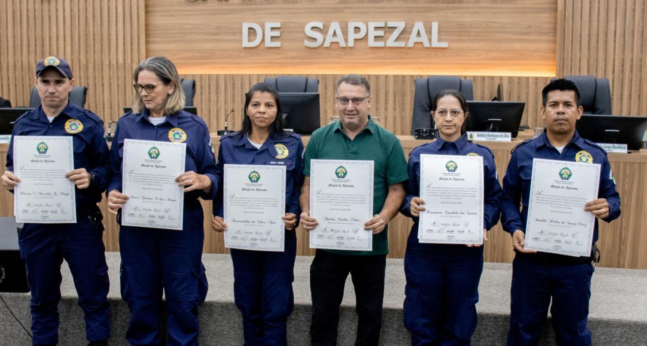 Câmara Municipal de Sapezal homenageia Guarda Civil Municipal por sete anos de serviços prestados