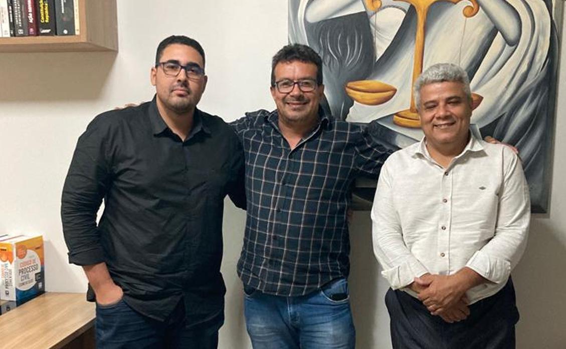 Rafael Evangelista recebe vereador Ronaldo Oliveira para diálogo sobre Sapezal