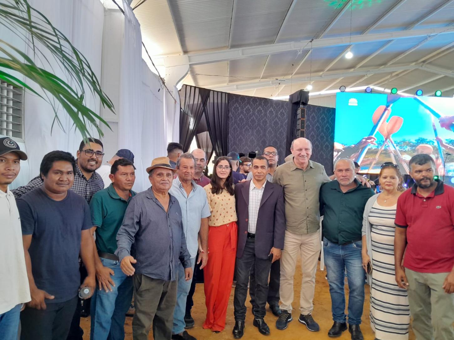 Em encontro com secretário de Política Agrícola de Lula, grupo solicita moradias em Sapezal