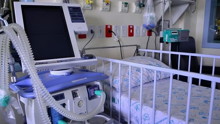 Prefeitura tem 24 horas para conseguir UTI pediátrica para bebê; Família precisou entrar com pedido de liminar