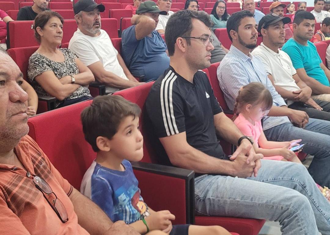 Legislativo e Executivo se reúnem para apresentar planos de melhorias na infraestrutura do Bairro “Portal da Esperança”