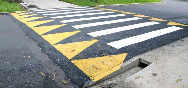 Câmara sugere um levantamento em pontos de ônibus e creches para implantação de faixas elevadas.