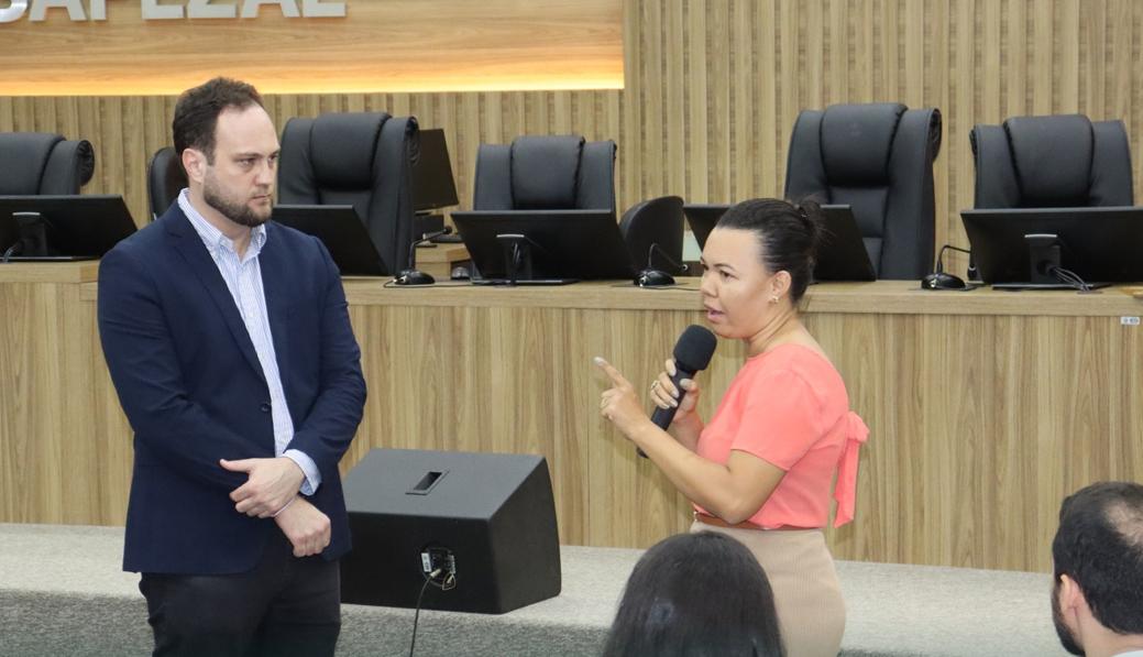 Reunião discute atendimentos especializados para crianças com Autismo e propostas para inclusão nas Escolas