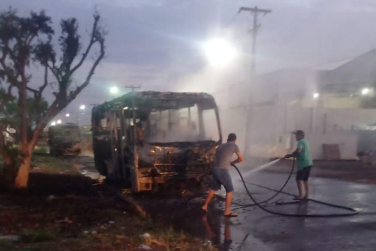 Autor de incêndio em ônibus da Apae de Sapezal em 2023 é condenado a mais de 7 anos de prisão