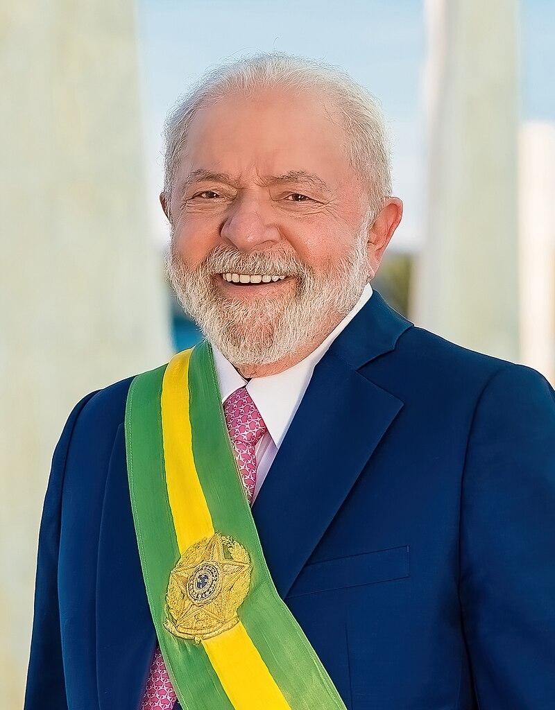 Lula passa por cirurgia após hemorragia intracraniana