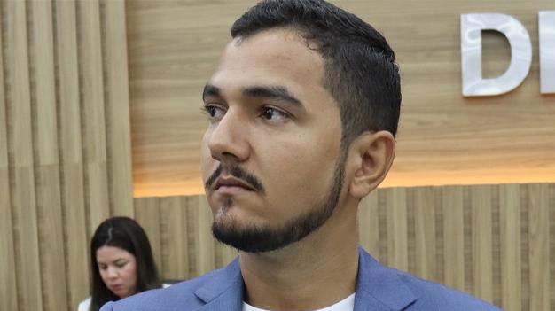 Ailton Primitivo aponta sucesso da legislatura passada e a importância da comunicação transparente