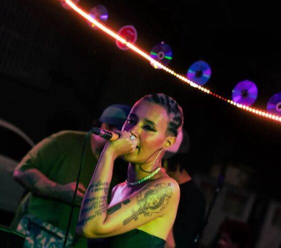 Cantora LaBrysa está desaparecida em Cuiabá; amigos e familiares buscam informações