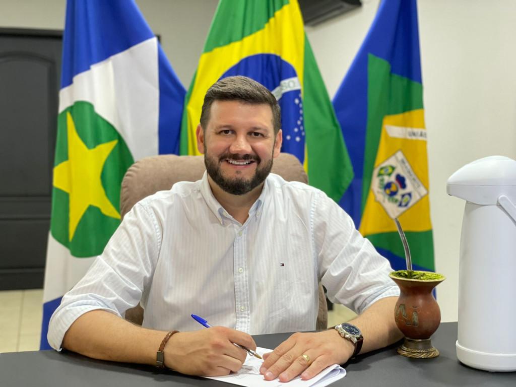 Denuncia aponta que prefeito de Brasnorte trocava votos por frango e combustível