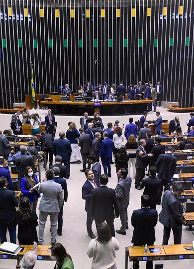 Navegue pela Categoria de Política
