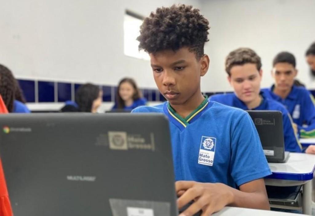 Professor de Matemática transforma ensino com projeto de análise de dados em Sapezal