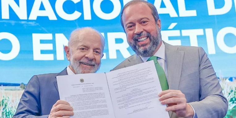 Lula apresenta MP que zera conta de luz para famílias de baixa renda; até 60 milhões podem ser beneficiados