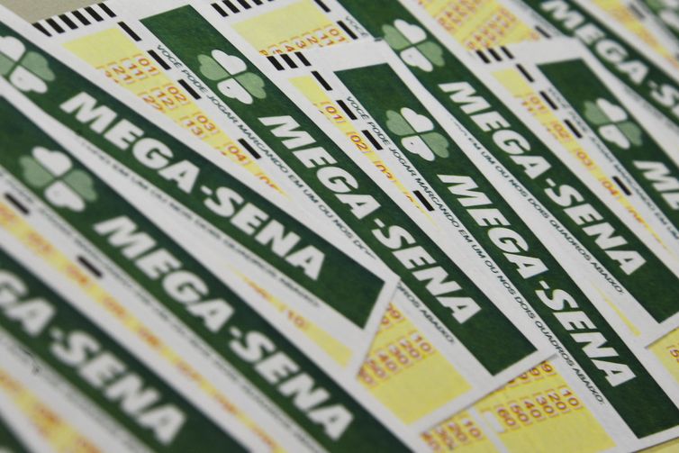 Mega-Sena acumula mais uma vez e prêmio vai a R$ 76 milhões