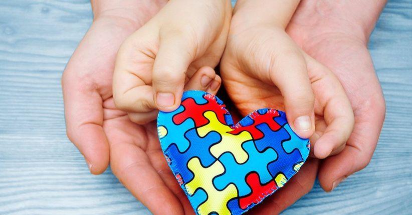 Mães de crianças autistas terão bolsa de R$ 1.200 em novo programa inclusivo aprovado em Sapezal