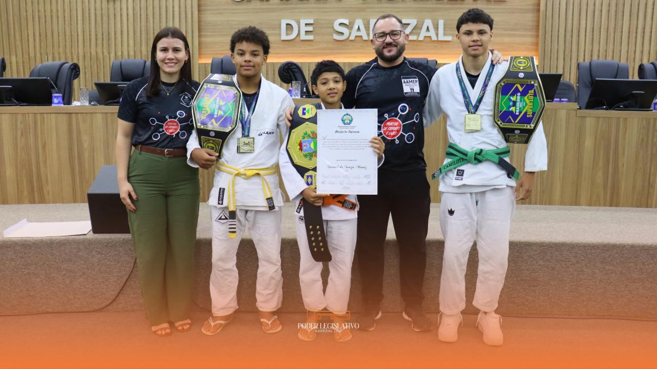 Câmara Municipal aprova projetos e homenageia atleta local durante sessão ordinária