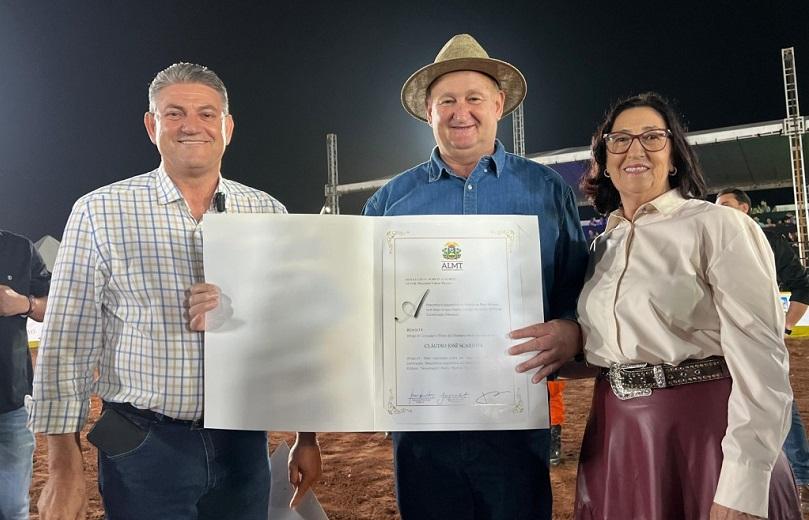 Prefeito de Sapezal recebe Título de Cidadão Mato-grossense da Assembleia Legislativa