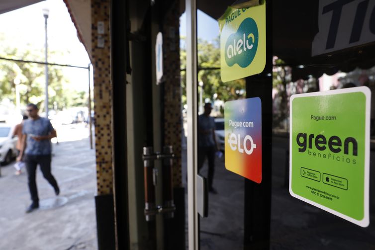 Empresários veem com expectativa mudanças no vale-alimentação