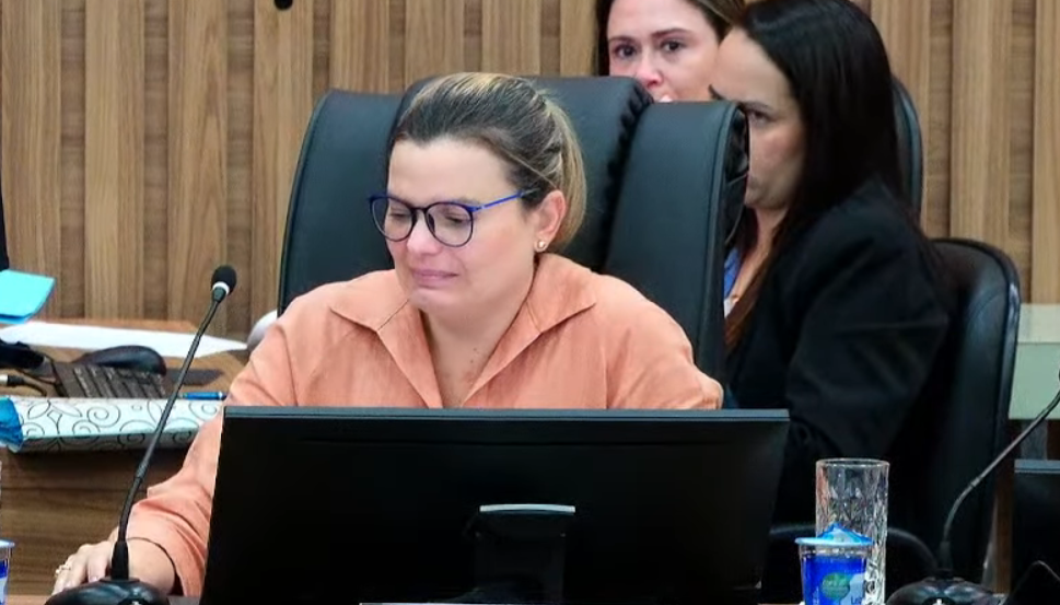 Homenagem póstuma emociona vereadores e familiares durante sessão na Câmara de Sapezal