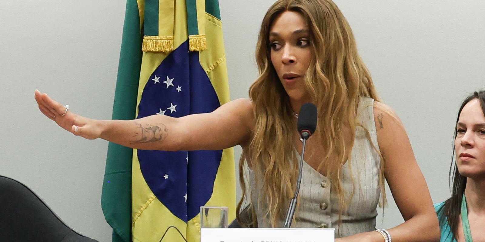 Erika Hilton afirma que comissão combaterá 