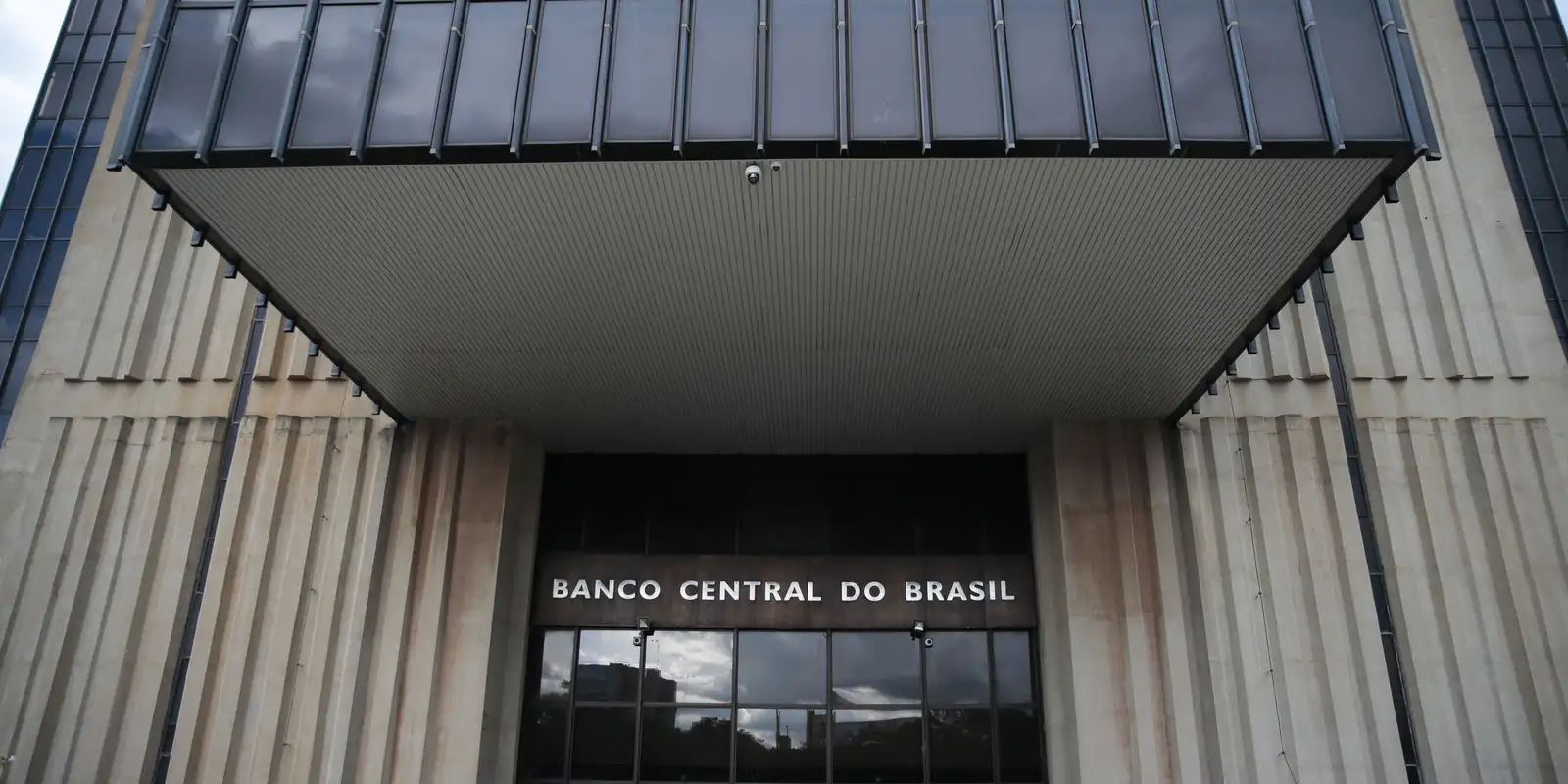 Mercado eleva projeção de inflação para 4,92% em 2026