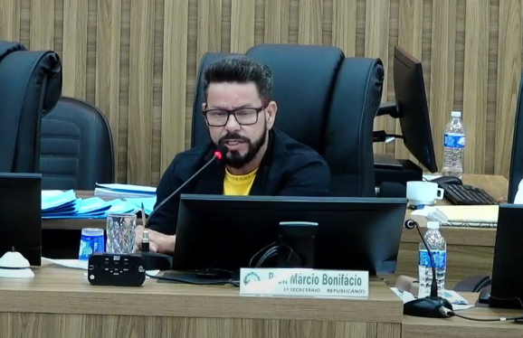 Vereador Márcio Bonifácio sofre queda de telhado e é hospitalizado em Sapezal