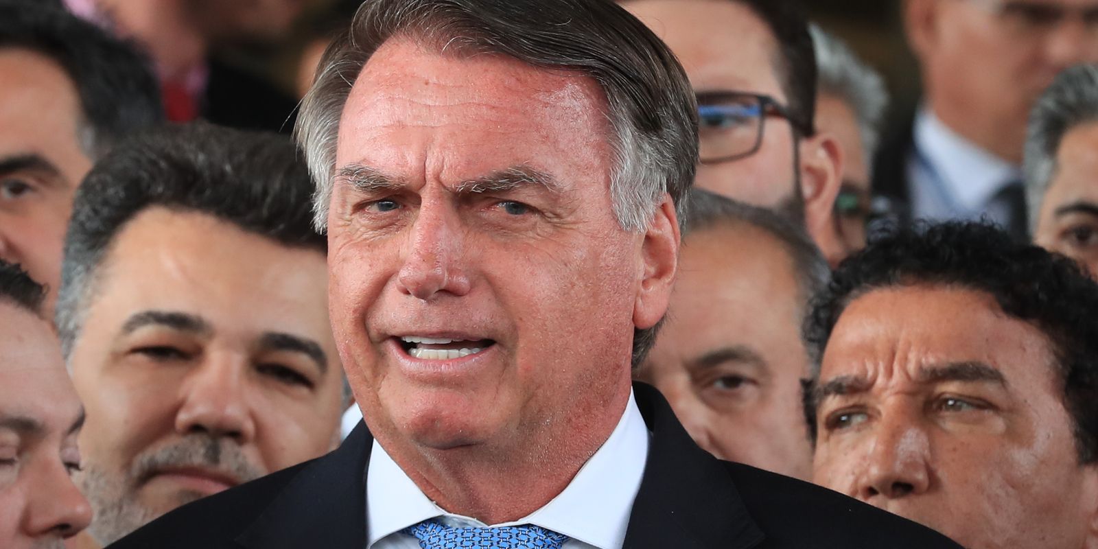 Moraes permite que defesa de Bolsonaro acompanhe depoimento sobre posse de arma