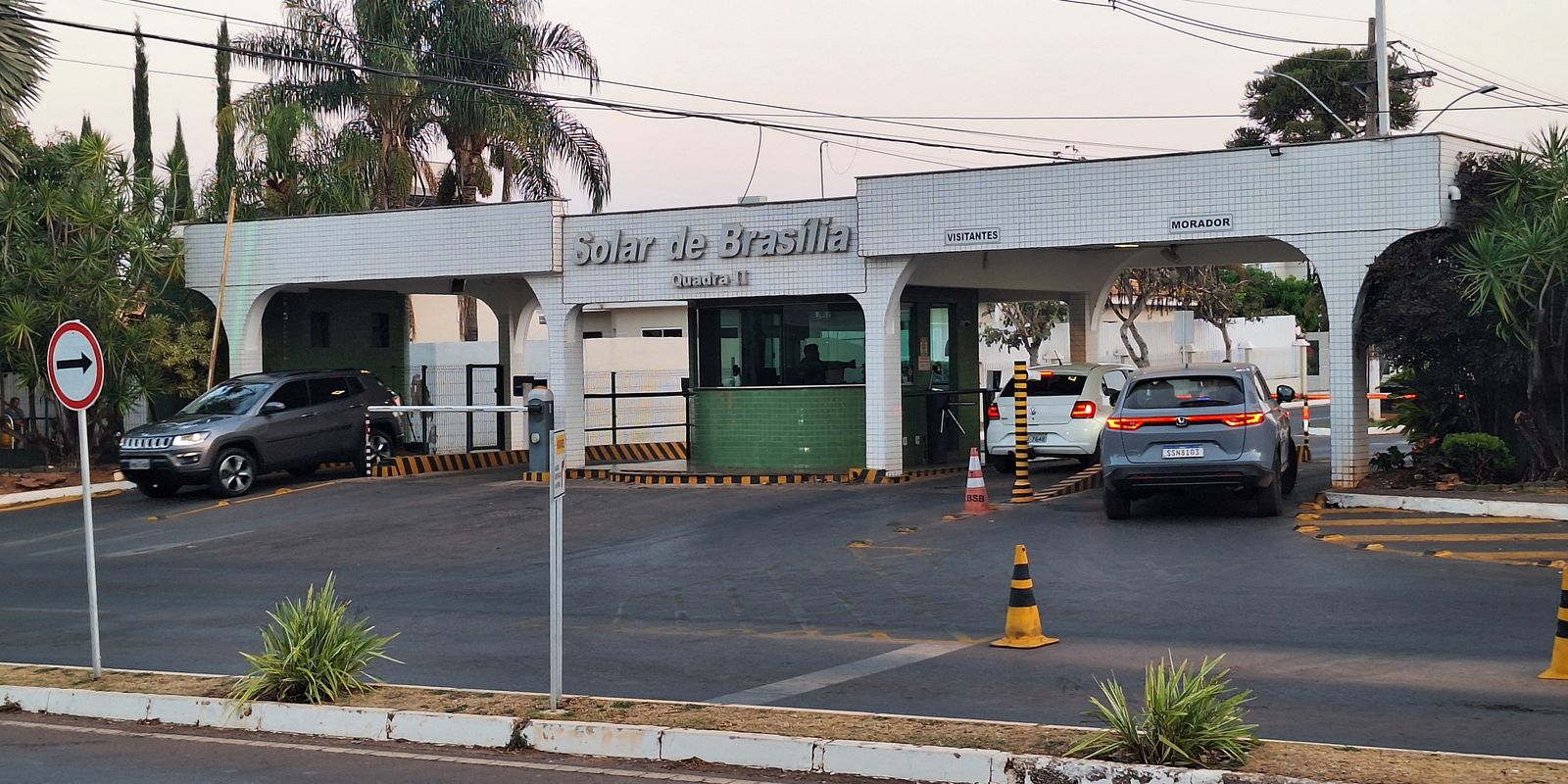 Moraes suspende visitas a Bolsonaro em prisão domiciliar