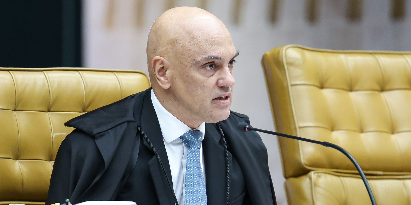 Polícia Federal realiza busca por armas na residência de Bolsonaro por ordem de Moraes